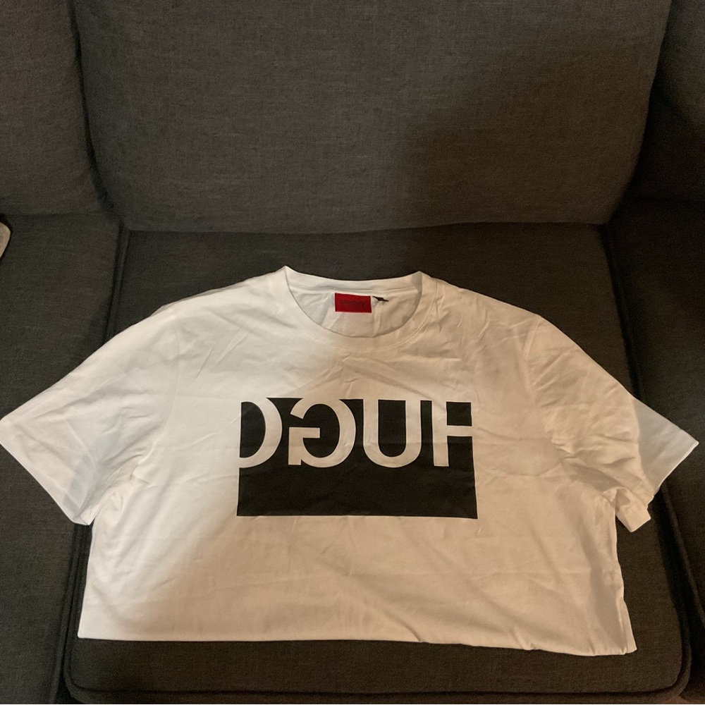 Hugo Boss Men’s White Black T-shirt size large